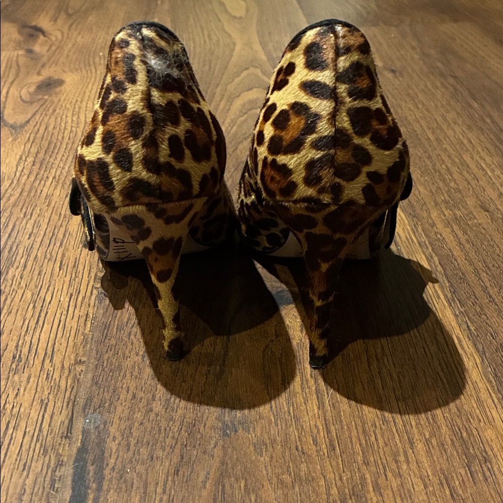 Ann Taylor Leopard Print Heels with Black Strap - Picture 4 of 6